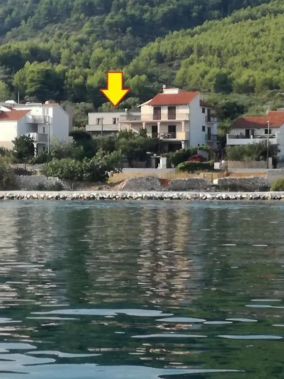 Apartment In Slatine With Terrace, Air Conditioning, Wi-Fi Trogir