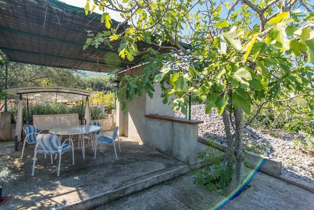 Apartment In Slatine With Terrace, Air Conditioning, Wi-Fi Trogir 0*,  Croatia