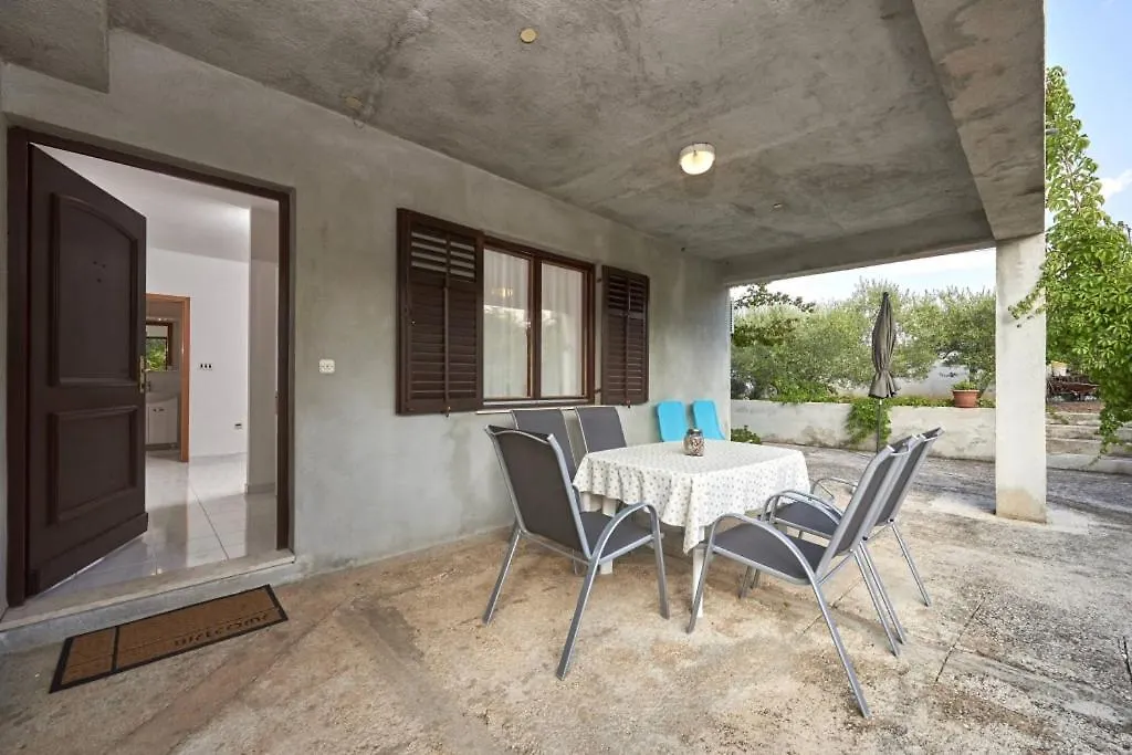 Apartment In Slatine With Terrace, Air Conditioning, Wi-Fi Trogir Croatia