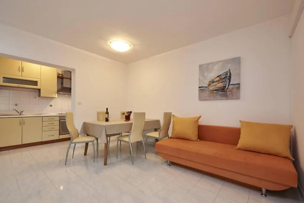 Apartment In Slatine With Terrace, Air Conditioning, Wi-Fi Trogir