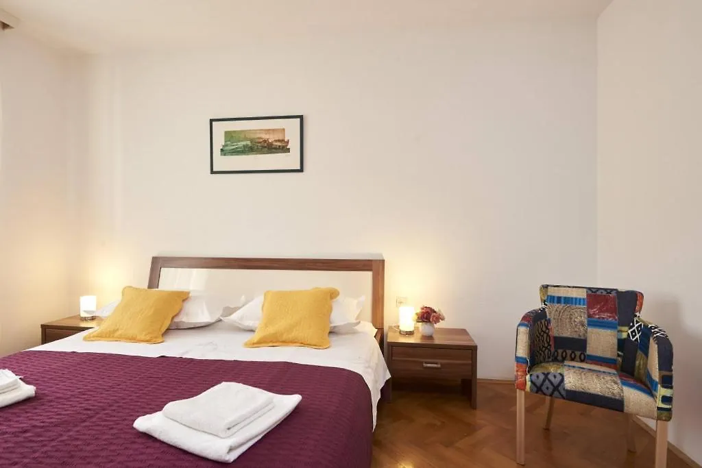 Apartment In Slatine With Terrace, Air Conditioning, Wi-Fi Trogir