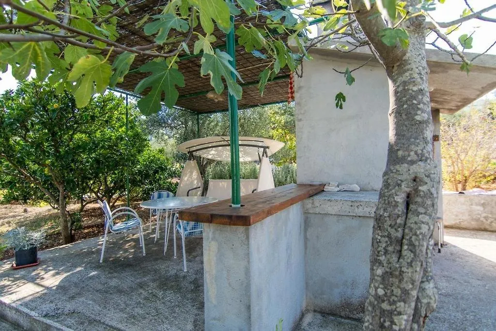 Apartment In Slatine With Terrace, Air Conditioning, Wi-Fi Trogir 0*,  Croatia