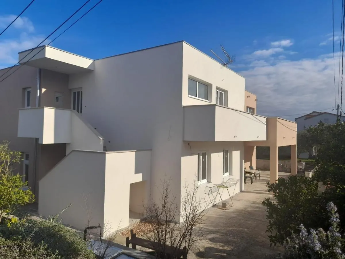 Apartment In Slatine With Terrace, Air Conditioning, Wi-Fi Trogir