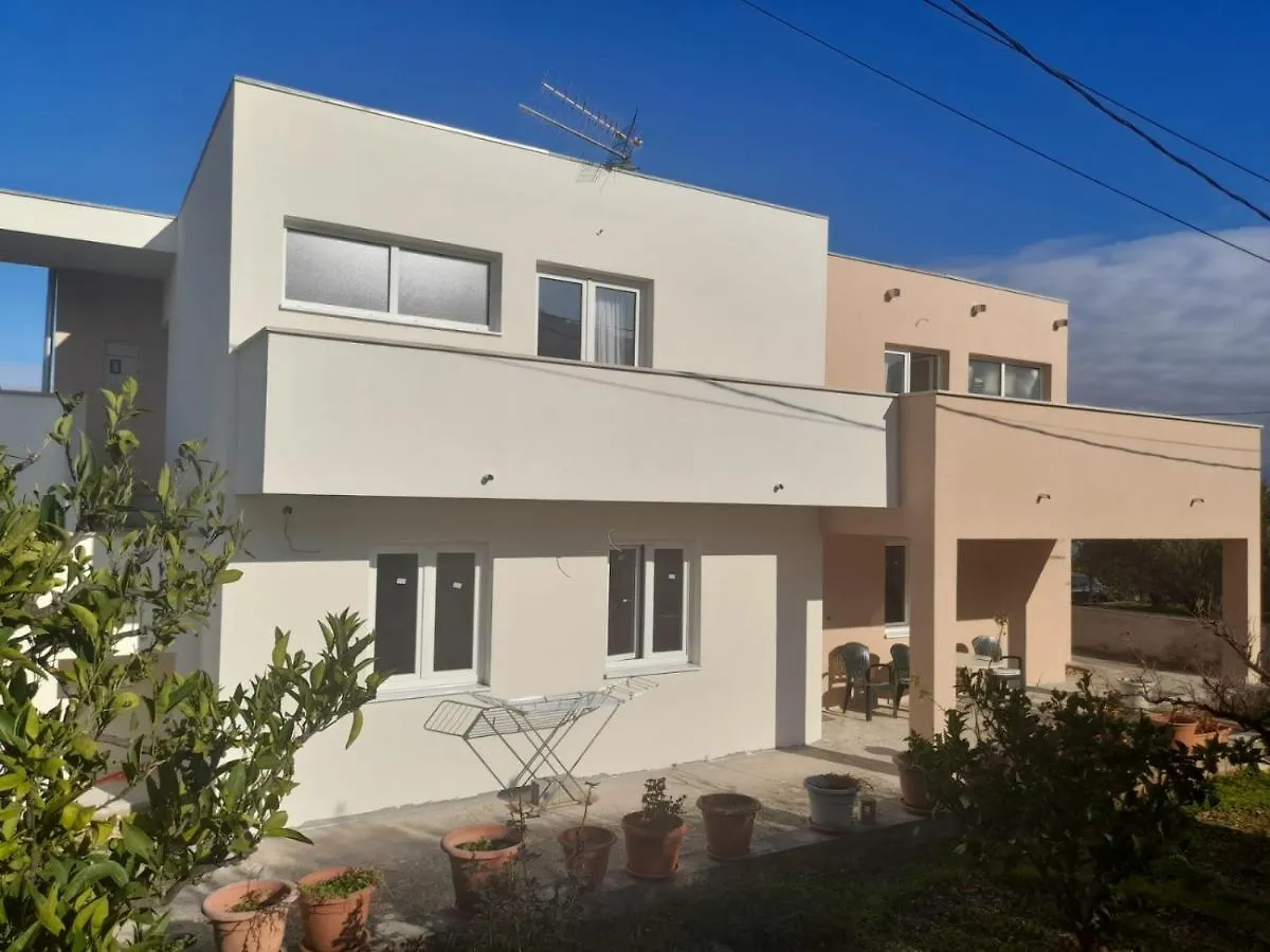 Apartment In Slatine With Terrace, Air Conditioning, Wi-Fi Trogir Croatia